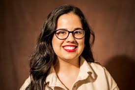 Kristen Barton's Instagram, Twitter & Facebook