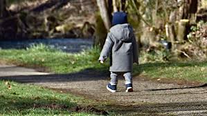 È stato ritrovato vivo nicola tanturli, il bambino di 2 anni che era scomparso nelle campagne del mugello la sera di lunedì 21 giugno: Bedizzole Bambino Si Allontana Da Casa Ritrovato Dai Passanti