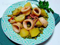 Calamarata con crema di patate e calamari. Calamari In Umido Con Patate E Piselli Imprastando