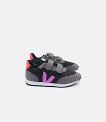 I usa och england använder man inte samma storlekssystem som i sverige eller europa. Veja Veja Sneakers Barn Lila Storlek 31 Rea Veja Sverige