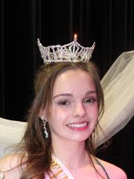 Maple queen selected from 10 contestants