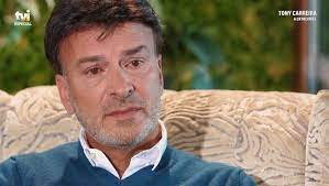 O cantor publicou uma imagem do encontro na sua página no facebook: Tony Carreira Revela Que Vai Todos Os Dias Ao Cemiterio Faco Muitas Perguntas A Sara