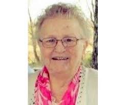 Maxine Larue's Instagram, Twitter & Facebook