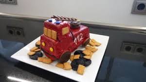 Feuerwehrauto Rezept Feuerwehrauto Kuchen Lebensmittel Essen Feuerwehr Kuchen Kindergeburtstag