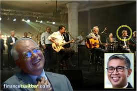 Yakni, wali yang menikahkan saya dan azrene 14 tahun yang lalu. The New Finance Minister Is Not A Politician And Other Things About Him Weehingthong