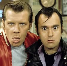 Is the "wacky sleazeball neighbor" character still an element in today's  sitcoms?