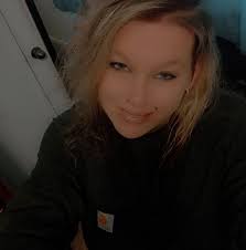 My sister knows me very well 🤣 I struggle to hug or have any sort of  physical contact with people even some of my family. The only family I feel  fine hugging