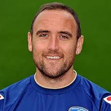 Lee Croft's Instagram, Twitter & Facebook