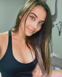 Ariana Blanco's Instagram, Twitter & Facebook