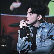 어떤 트랙이 제일 좋았나욥⁉️ have you checked out my new . Gray Wiki K Pop Amino