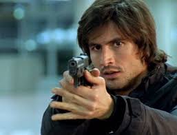 Oyuncu Patrick Kalupa dizideki adı Roman Kramerin diziden ayrıldı. Artık  yeni şef Max Tauber (Nicolas Wolf) oldu. @nicilupo #kobratakibi  #alarmfürcobra11