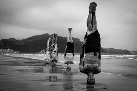 The Seven Incredible Health Benefits Of Doing A Headstand The Incredibles Headstand Health Benefits