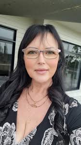 This Boi from Miami needs a sentence or two for a tinder profile.....what  should it say based