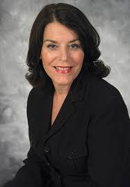 Sandra Pearl's Instagram, Twitter & Facebook