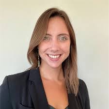 Laura Fetters's Instagram, Twitter & Facebook