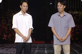 Đen vâu từng giành được 1 giải cống hiến và là một trong số ít nghệ sĩ thành công từ làn sóng underground và âm nhạc indie của việt nam. Cháº¿ Hit Hai Triá»‡u NÄƒm Cá»§a Ä'en Vau 1977 Vlog Bá»‹ Dá»a Ä'áº¥m Vi Mai Ä'i Ca Khá»‹a