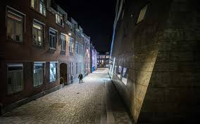 De avondklok moet per direct ingetrokken worden. Kijk Hier Nu Live Naar Het Hoger Beroep Over Het Opheffen Van De Avondklok Wint Viruswaarheid Of Het Kabinet De Zaak Dagblad Van Het Noorden