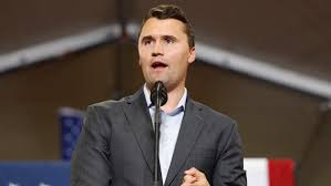 CHARLIE KIRK ĐỒNG MINH CỦA TRUMP BỊ ÁM SÁT CHẾT TẠI ĐẠI HỌC UTAH VALLEY. | Nhật Báo Calitoday