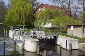 Miraflores is the name of one of the three locks that form part of the panama canal, and the name of the small lake that separates these locks from the pedro miguel locks upstream. Schleusen Im Spreewald Spreewald Info De