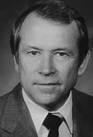 Leslie Pelham's Instagram, Twitter & Facebook