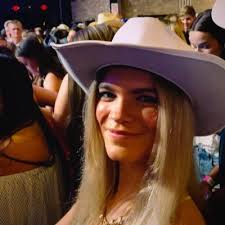 Ciera willis (@ciera_willis)