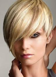This trending look works especially well on short hair, giving incredible volume and texture to a look that could fall flat otherwise. 20 Short Hair With Fringe