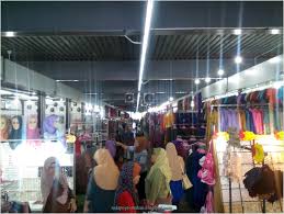Jalan sempadan adalah jalan masuk atau susur masuk kedua ke pekan parit buntar; Makan Jika Sedap Shopping Di Bazaar Kemboja Parit Buntar Perak