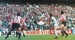 El exfutbolista mexicano hugo sánchez ha aprovechado su visita a el chringuito para presentarse como una opción al banquillo del real madrid y ha lanzado un mensaje a florentino pé. Chilenischer Hugo Sanchez Gegen Cd Logrones