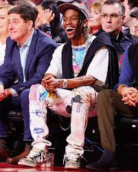 Nike Dunks Are 2020 S Favorite And These Are The Best Travis Scott Outfits Travis Scott Fashion Travis Scott