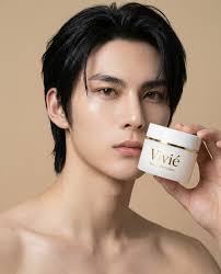 From glow to hydration, VINCÉ Cream Range has it all! Brighten, nourish,  and hydrate your skin with care that feels luxurious every day.  #VinceBeauty #VinceSkincare #VinceCreamRange #HealthyGlow #RadiantSkin  #SkincareRoutine #GlowingSkin