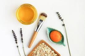 Sbattere un uovo e aggiungere l'aceto di mele. Maschera Per Capelli Fai Da Te Con Uovo E Altro