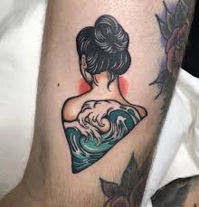 Cool Tattoo Of A Back Of A Woman With Waves In Colour Mom Tattoos Tattoos Tattoo Styles
