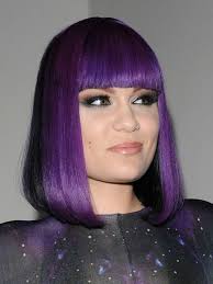 Whether you dye your hair or it is natural, you must know the styles that you can do according to the hair color and face cut. Jessie J Hair Chameleon