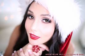 Ariana Marie gives a sizzling Christmas blowjob - Pichunter