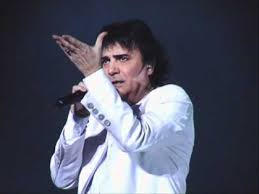 Original lyrics of cercami song by renato zero. Renato Zero I Migliori Anni Della Nostra Vita Youtube
