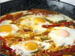 Chakchouka A Tunisian Dish Of Tomatoes Onions Peppers Spices And Eggs With Or Without A Thermomix In 2020 Food Thermomix Recipes Recipes