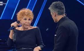 Ornella vanoni comes from italy and was born in 1934. Sanremo 2021 Ornella Vanoni Gela Fiorello Proprio Tutti Anche Tu Il Minuto Piu Imbarazzante Del Festival Libero Quotidiano