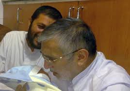 مسأله 902 ـ برای مرد و زن مستحب است پیش از نمازهای واجب شبانه‌روزی (یومیه) اذان و سپس اقامه بگویند، و برای نمازهای دیگر واجب یا مستحب مشروع نیست، ولی پیش از نماز عید فطر و قربان در. Ø¢Ø¯Ø§Ø¨ Ø§Ø°Ø§Ù† Ø¯Ø± Ú¯ÙˆØ´ Ù†ÙˆØ²Ø§Ø¯ Ú†ÛŒØ³Øª Ø³ØªØ§Ø±Ù‡