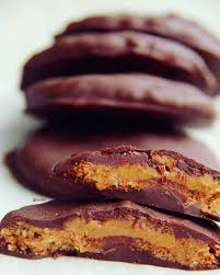 Cuisine Ta Mere On Instagram Assembler Ces Deux Tuerie Que Sont Le Chocolat Et Le Beurre De Cacahuete C Est Le Defi Que S Est Lance T In 2020 Biscuits Cookies