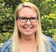 Edna Hess's Instagram, Twitter & Facebook