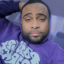 ✌🏽Happy holidays, everyone ✌🏽 . . . . #mr_lemons15 #photooftheday  #Chicago #southshore #picoftheday #instashoot #pose #happyholidays #cute  #handsome #reel #sexy