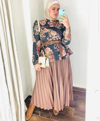 Anda penasaran dengan model baju muslim untuk orang gemuk pendek? 8 Model Baju Pesta Untuk Orang Gemuk Agar Terlihat Langsing Termasuk Hijaber Womantalk