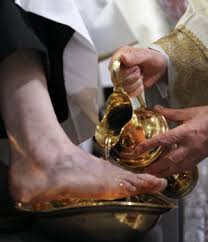 Francis mannion at the behest of pope francis, the vatican congregation for divine worship and the discipline of the sacraments (cdwds) issued on january 6 a decree stating that all members of the people of. Footwashing The Holy Thursday Mandatum God Is Love And Love Is A Verb Easter Lent News Easter Lent Catholic Online