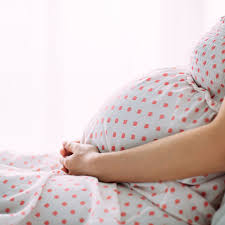 So wächst der bauch beim blick in den spiegel fragt man sich in den ersten wochen gespannt, wann sich denn der babybauch zeigen wird und freut sich auf die erste, zarte wölbung. Schwangerschaftsbauch Wie Der Bauch Wachst Eltern De