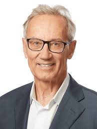 Greg Hatt's Instagram, Twitter & Facebook