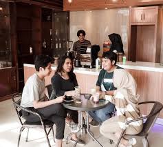 Pusat pengelolaan dana pembiayaan perumahan, ppdpp kementerian pekerjaan umum, dan perumahan rakyat, mengadakan, pameran rumah rakyat tahun 2017, dikota pekanbaru, 13 hingga 17 juli. Smesta Coffee Tempat Ngumpul Seru Kaum Millenial Cakaplah Berpikir Berbuat Bercakap