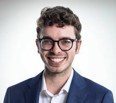 Lori Wang's Instagram, Twitter & Facebook