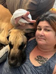 Sometimes my momma stops petting me. I have to remind her.