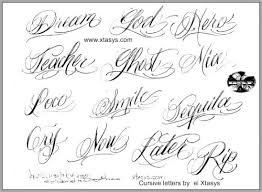 Tanto en tatuajes de letras finas como en un trazado más. Tatuajes Letra Cursiva