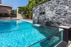 5 Kolam Renang Berdinding Kaca Yang Memukau Jasa Kolam Renang